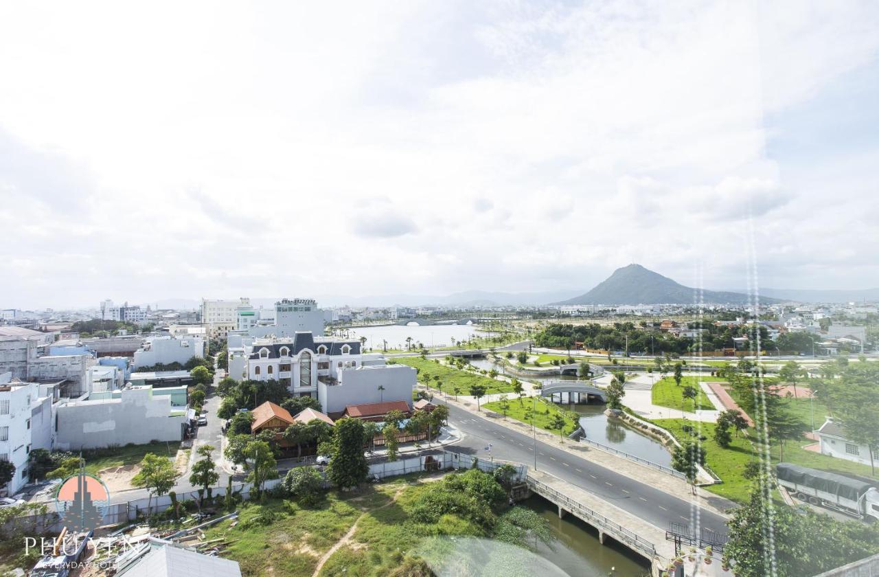 Phu Yen Everyday Hotel Туїхоа Екстер'єр фото