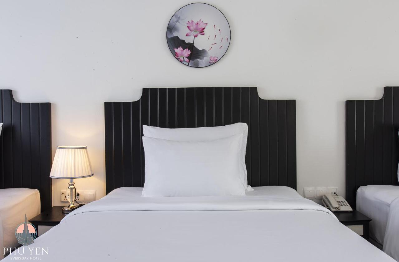 Phu Yen Everyday Hotel Туїхоа Екстер'єр фото