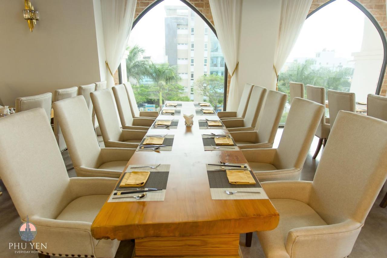 Phu Yen Everyday Hotel Туїхоа Екстер'єр фото