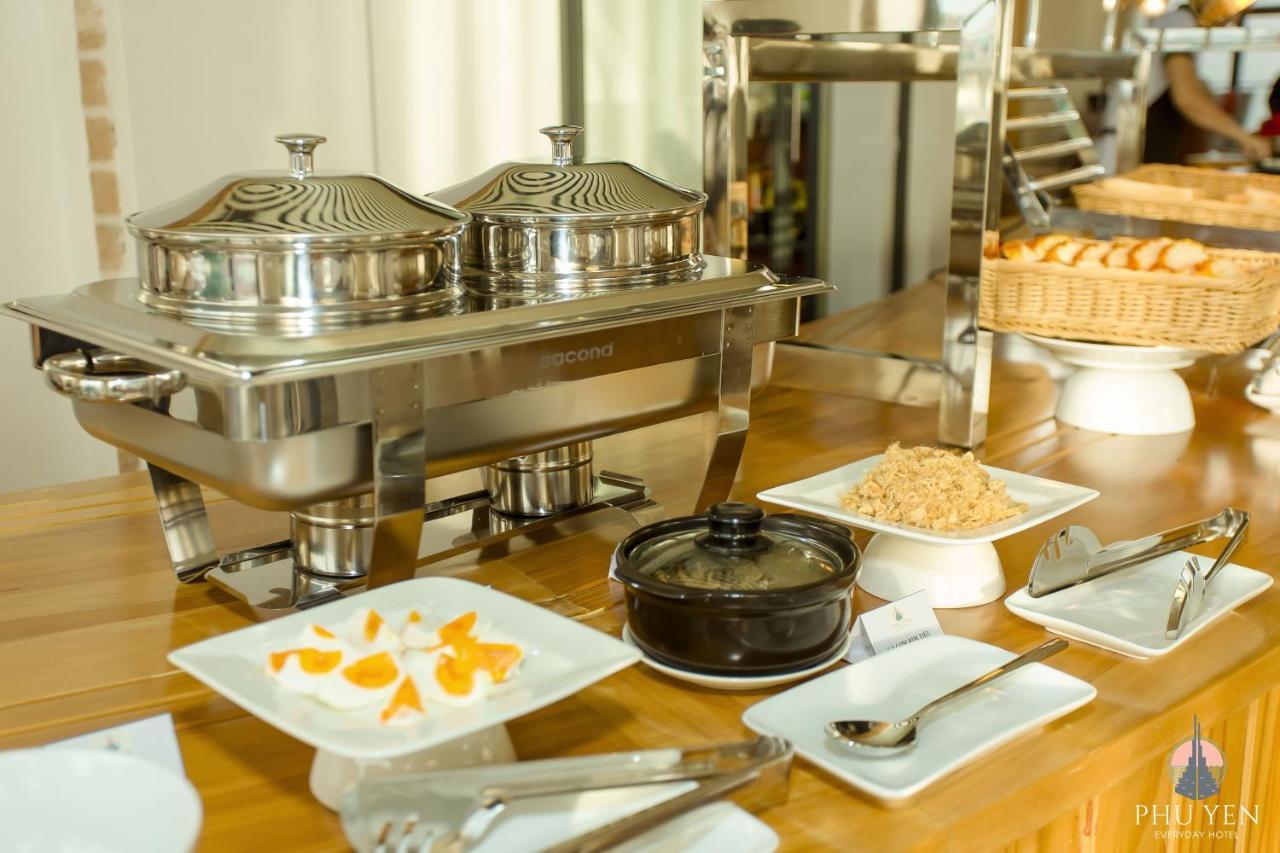 Phu Yen Everyday Hotel Туїхоа Екстер'єр фото