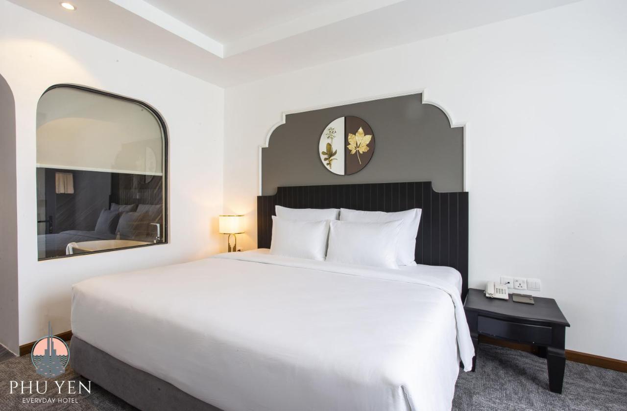 Phu Yen Everyday Hotel Туїхоа Екстер'єр фото